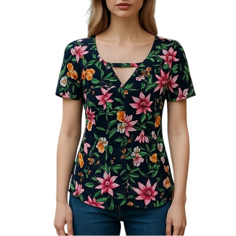 Skies Are Blue Keyhole Floral Top 34598 Medium